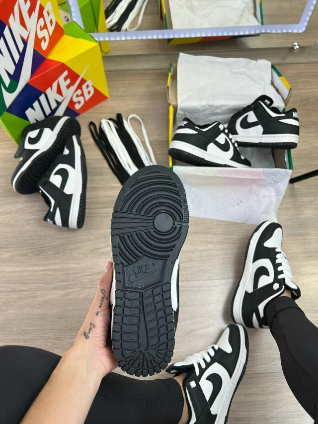 Dunk Low Panda + Binde Exclusivo