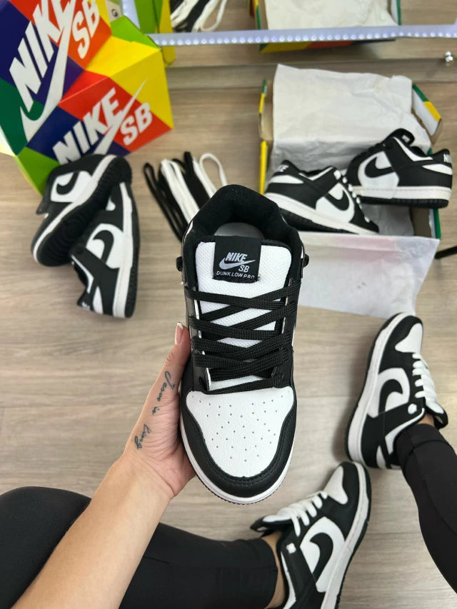 Dunk Low Panda + Binde Exclusivo